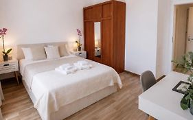 Mountain View Apartment- Free Parking- 5 Min City Centre